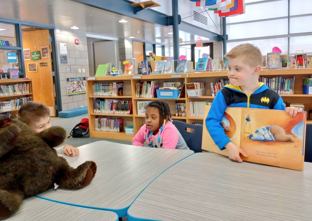MrsZubarevLMC's tweet photo. Look who I caught reading! 👀📚 #WebsterLMC #WebsterWildcats🐾 #LivoniaPride https://t.co/LDtleDubKT