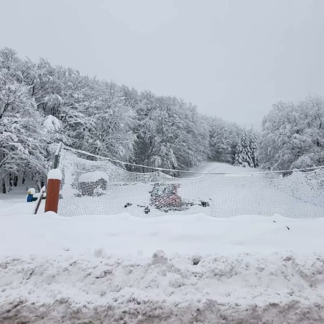 ❄️ La situazione #neve sull'#Appennino Lucano: oltre 170cm a 1500 metri sul #Sirino, quasi 90cm a 1500 metri sulla #Sellata, fino a 1 metro sul #Vulture. #meteo #Basilicata @SnowHour @SnowForecast @Emergenza24