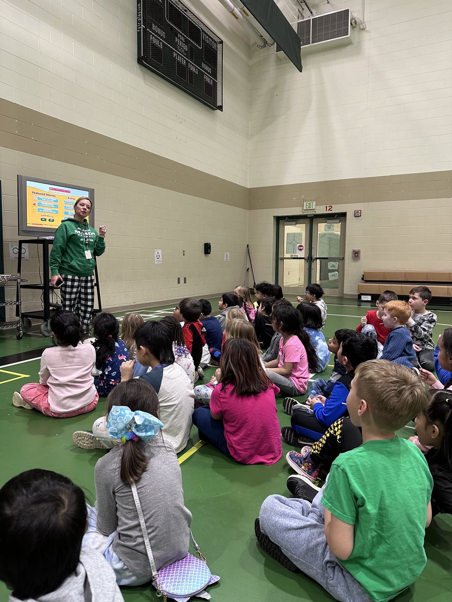 MrsBly_MECC's tweet photo. Kindergarten readers not only love reading, but they love reading about and seeing the Pigeon! Lots of fun as they celebrated to @MSFabovebeyond reading challenge! @MasonSchools @cooperlearns https://t.co/2QT5R5nlf5