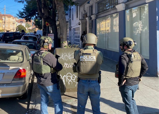 USMS_PSWRFTF's tweet image. It was a busy week working to reduce violence in #Oakland. The #PSWRFTF assisted @oaklandpoliceca with 19 fugitives apprehended; 12 were #wanted for charges related to #homicide and the rest for armed robbery and assault. #captured #teamwork @CampbellPolice @USMarshalsHQ