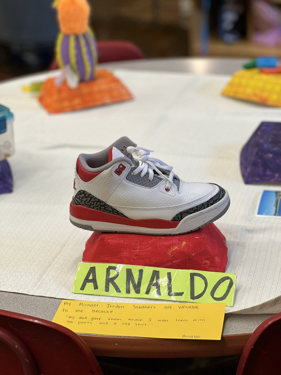 roger_clap's tweet photo. What a great day exploring the exhibits in our school museum! Students participated in a whole school read of Milo’s Museum and created exhibits for schoolmates and families to enjoy! @zettaelliott @BPSEarlyLearn @BostonSchools https://t.co/gKjrWEEYwW