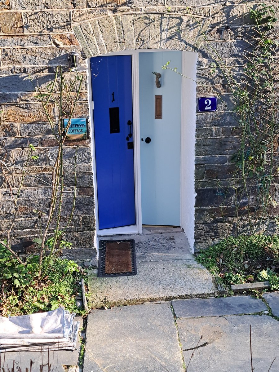 Soundmaker9's tweet image. Skinny people live in Boscastle...