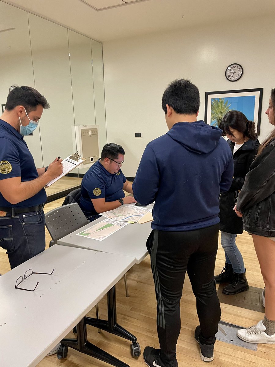 AsmLisaCalderon's tweet photo. Thank you to #TeamCalderon, LAHSA, and community members for volunteering for the homeless count in #HaciendaHeights!
The work that volunteers do during the count is essential for allocating resources to community experiencing homelessness. https://t.co/nGIbdoTV8Q