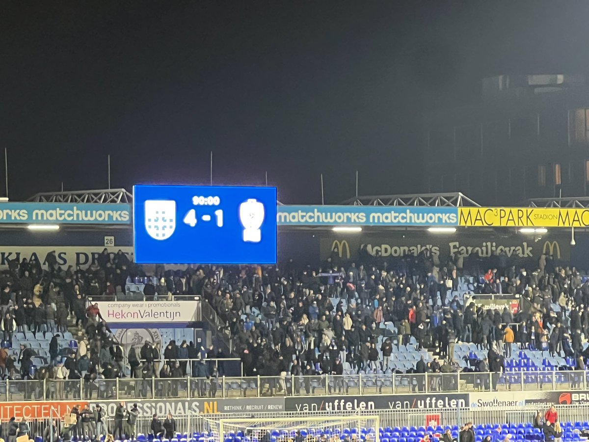 EduardJansenEde's tweet photo. Veel spannender dan de uitslag doet vermoeden. Toch 3 punten op naar Kerkrade. #PECoss https://t.co/QNTihXhrfB