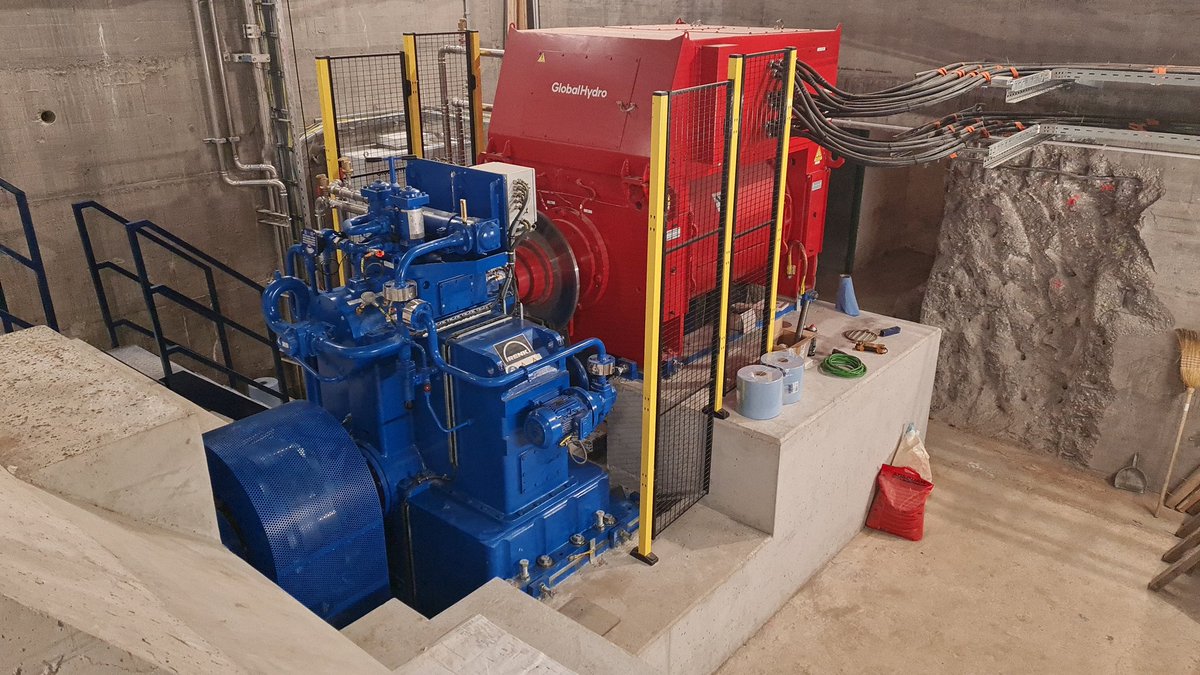 FontshiKanyinda's tweet photo. @JKanyoni @SamoriSystems @fpirdc Medium projects are the best!!! We are so happy to arrive in Mbujimayi this afternoon after few days in Austria visiting our turbines supplier with all partners . #miba #Enerka #MLIG https://t.co/Pnlih1wX8u
