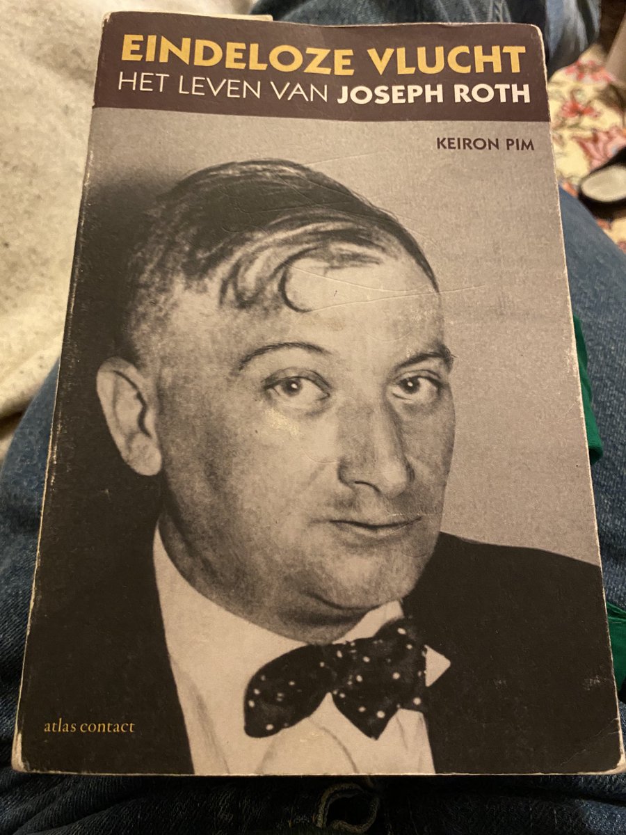 Uit! Wat een heerlijke biografie, met meesterlijk gebruik van voetnoten (en een lelijk omslag).