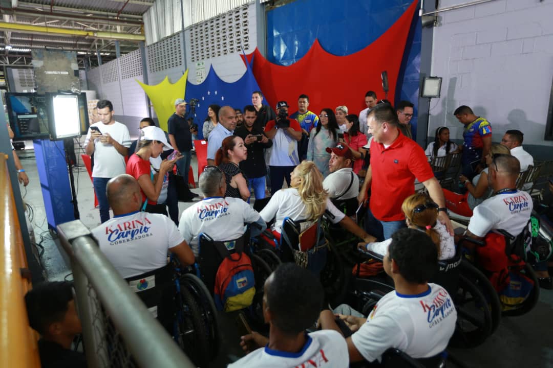 Asamblea_Ven's tweet photo. En jornada de difusión de la Ley Especial para las Trabajadoras y Trabajadores con Discapacidad, realizada en las instalaciones de la Fábrica Cacique Maracay #Aragua, la fuerza laboral de esta industria aseveró que las personas con discapacidad son útiles para la producción. https://t.co/RjaA5gg5ky