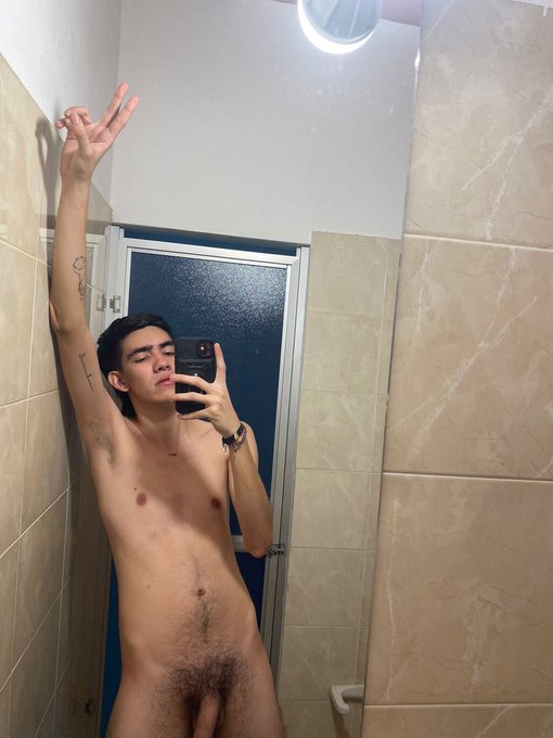 Que rico una ducha por la tarde ? https://t.co/3vzf1Lg7tO