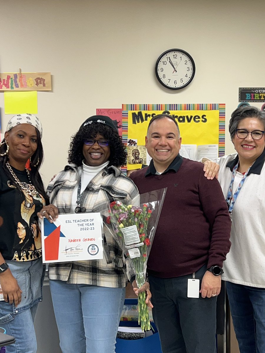 deSantiago_AISD's tweet photo. Thank you to an amazing Educator! Our ESL Teacher of the Year Mrs. Graves π©βπ« π« π π @XavieraGraves @AldineISD #wegrowgraduates https://t.co/T8fGYtZhLg