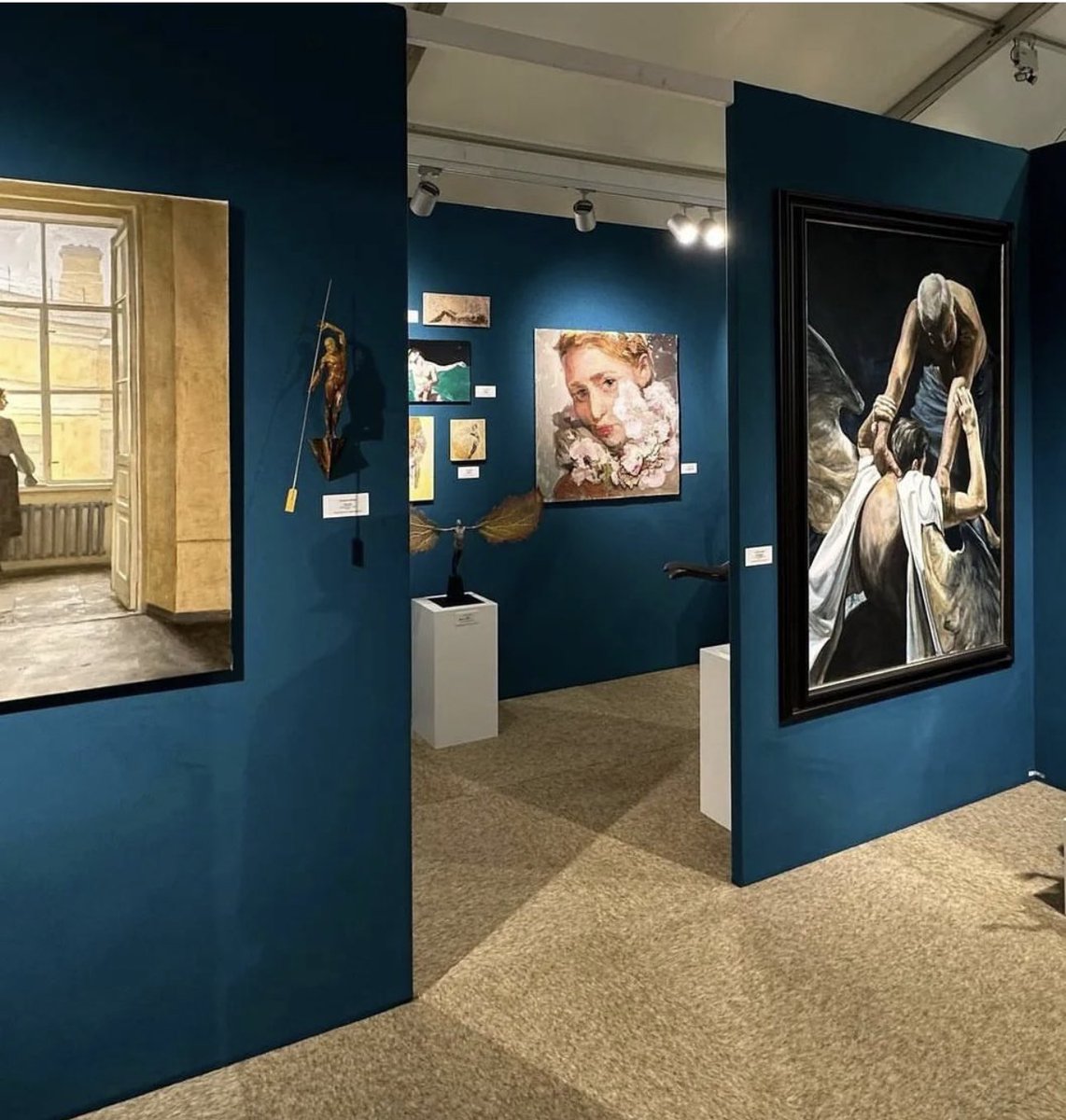GalerieBonnard's tweet photo. The first days on Naarden Artfair have been great. We’ve new paintings by many artists like  @tania_rivilis @IstominaKsenya Egbert Modderman and sculptures by Boris Paval Conen and César Orrico. Come bye and visit us. #artfair #naardentheartfair #galeriebonnard https://t.co/KvnmuFaW1P
