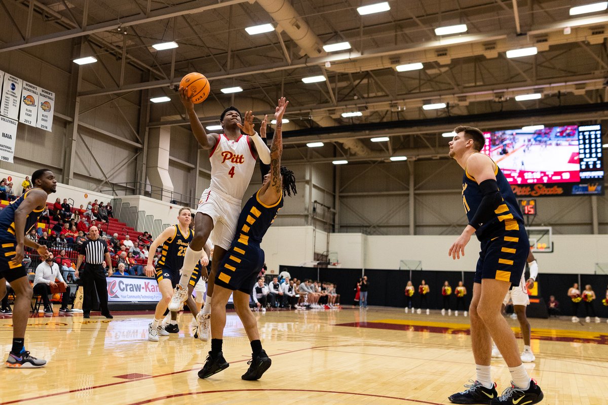 FREE @ChattersLife WINGS at Gorilla Basketball this Saturday! Rules:
🏀 Be a current Pitt State student 
🏀 Visit the Champions Room on 2nd floor
First come, first serve! Admission is free to students. You can get your ticket at the door.