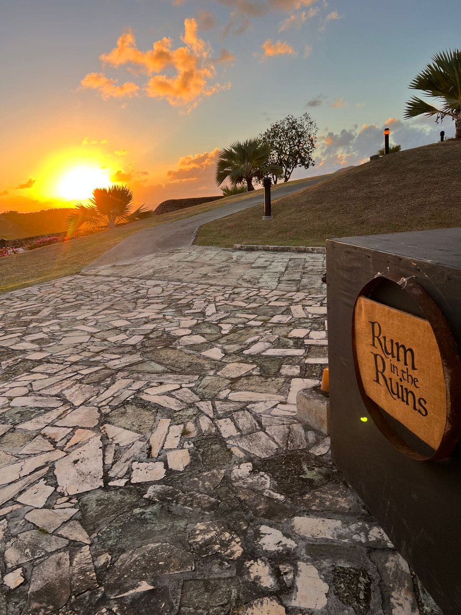 Say goodbye to Dry January! 
🥃 Discover more: ow.ly/Rxim50MCyNA
#RumInTheRuins #AntiguaHistory #AntiguaNationalParks #Sundowners #AntiguaNice
