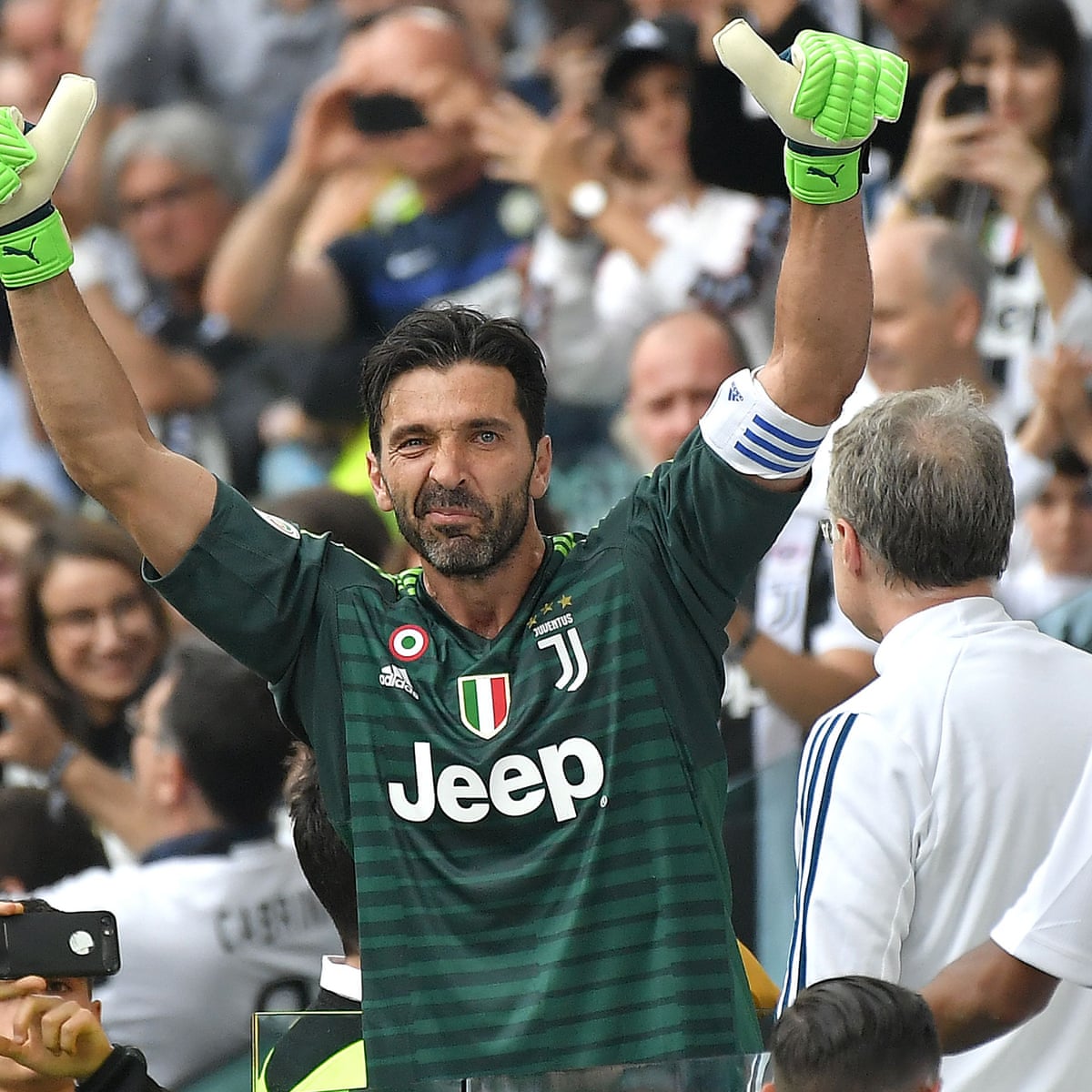 emaxstatman's tweet photo. Gianluigui Buffon for Juventus:

👕 685 Games

🏆 12× Scudetto
🏆 7× Supercoppa 
🏆 5× Coppa Italia
🏅 1× Juventus POTY
🏅 1× FIFA Best Goalkeeper
🏅 2× UEFA Goalkeeper of the Year
🏅 3× FIFA FIFPro World XI
🏅 5× UEFA Team of the Year

Happy 45th birthday, Gigi! 🐐🎈 https://t.co/spW8H8ceTG