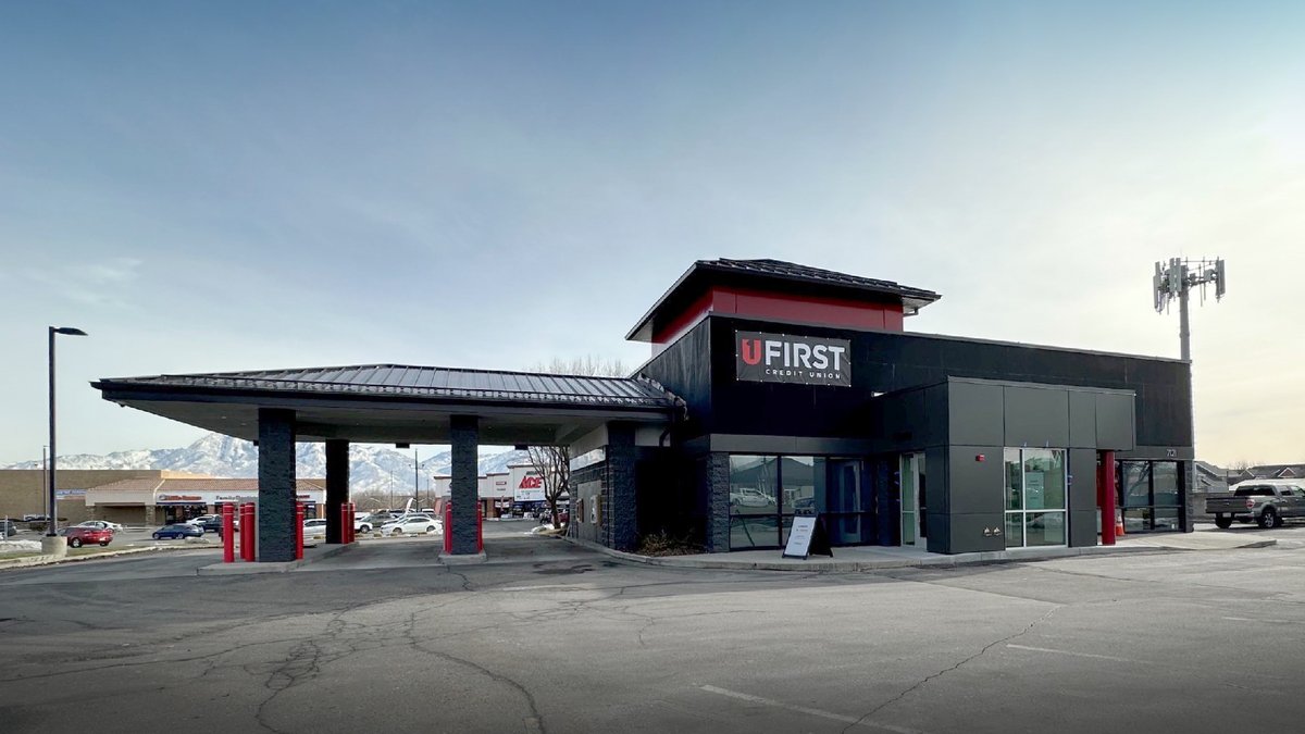 CanyonViewCU's tweet photo. Our West Jordan branch re-model is now complete and open for services! Come stop by and visit our new and improved branch. We hope to see you soon! https://t.co/hHSn9J9eRl https://t.co/oGPeFbBzMP