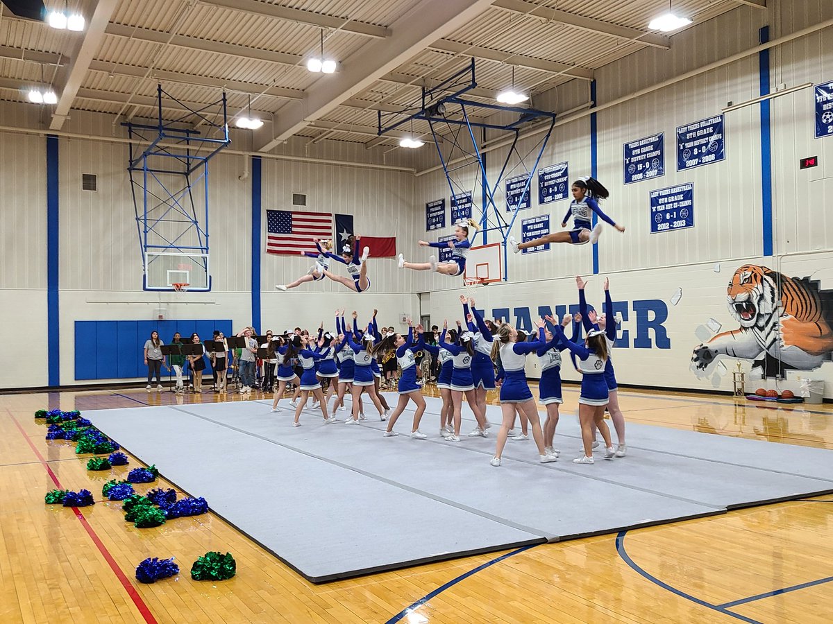 Thank you, LMS for having me for your pep rally!  So much fun!  #1LISD <a href="/LeanderISD/">Leander ISD</a>