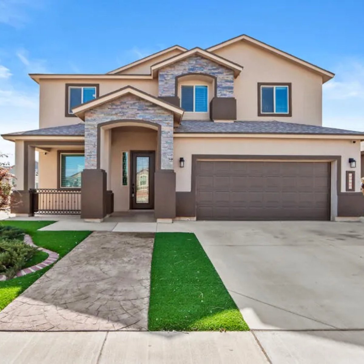 flickflops's tweet image. $400,000 in CSGO vs $400,000 in Texas...