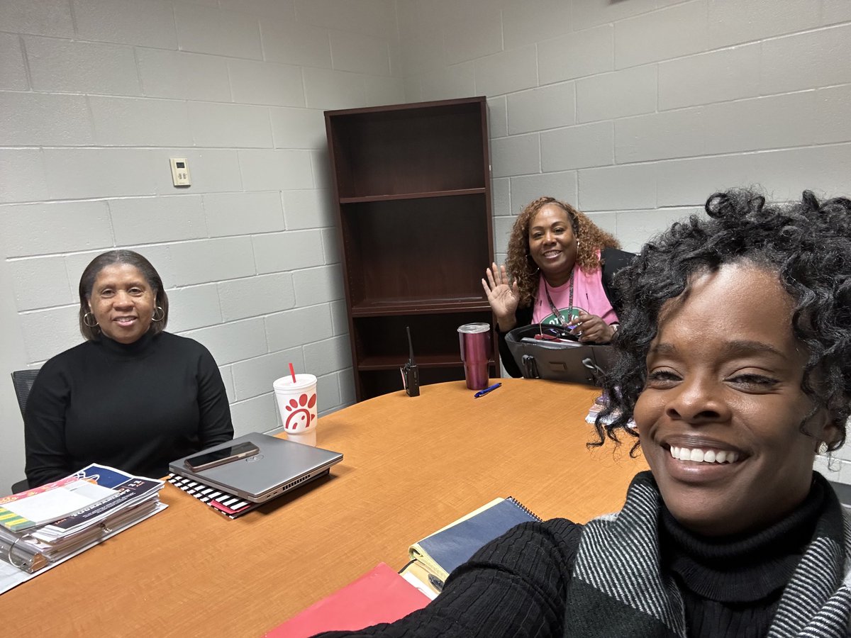 SSS_DeSotoISD's tweet image. Mtg w principal, mtg about AEDs, mentoring, peer mediation &amp;amp; Counselor Cluster🦅 ⁦@usamahrodgers⁩ ⁦@bnnevels⁩ ⁦@dardenleon1118 ⁦@MetricDManning⁩ ⁦@LaStassiaW⁩ ⁦@ajionlair53⁩ ⁦@Desotosportsmed⁩ ⁦@StephanieM_111⁩ ⁦@LGallowayMBA⁩