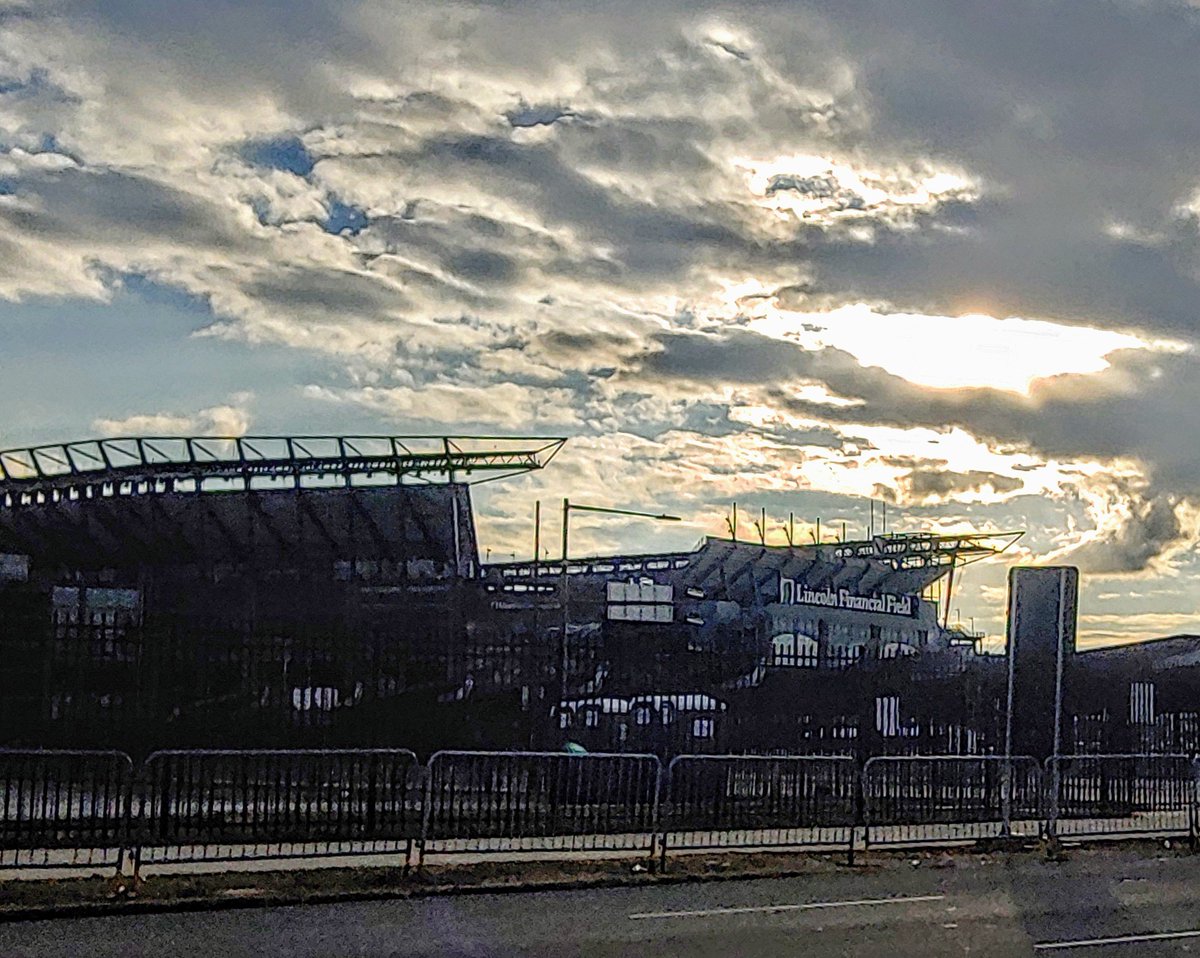 Calm before the storm. #NFCChampionship #NFLPlayoffs #LincolnFinancialField #Philadelphia #GOBIRDS #FlyEaglesFly 🦅🏈🏆💪🦅