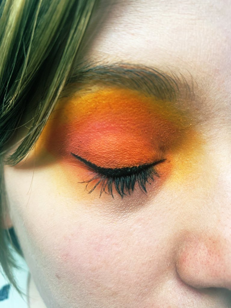 OceansOfBliss's tweet photo. Literally obsessed with @MakeupRVLTN’s bold eyeshadow. Fire and ice, which would you choose? #eyemakeup #makeup #thankstarget https://t.co/gNMYZSHuqD