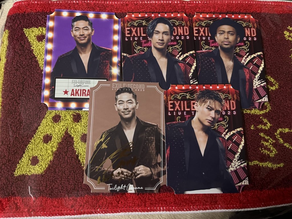 cham__ldh's tweet photo. 譲   AKIRA KENCHI SHOKICHI NESMITH

求　TETSUYA
       
AKIRAフォトカード シクレは同種のみ

愛知1日目参戦予定です。
現地交換、郵送どちらも可です🙆🏻‍♀️

交換してくださる方いらっしゃいましたら
リプお願い致します🙇🏻‍♀️

#SECOND
#EXILETHESECOND https://t.co/754IP5TvxC