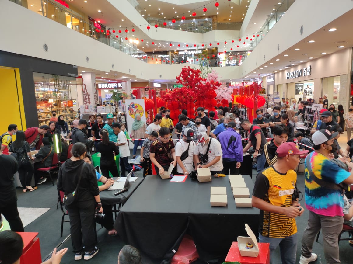 facafest2023's tweet photo. DAY 2! Passion Celebration start the day with Beyblade Competition🎉😁. Please do visit us at Plaza Merdeka if you nerby. In the evening, we have Cosplay Competition. It is walk in register🤩. If you a cosplayer. We have high quality price to win😆 

See you there👈🏻😉👈🏻 https://t.co/Bczvo3v0Ao