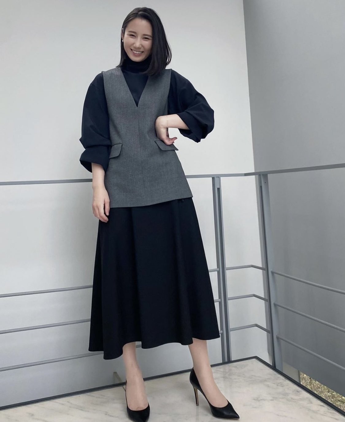 AKIKO OGAWA 白ジャケット フレア袖型 新品未使用 森川夕貴アナ着用 Fok6SH_aIAECP8I.jpg