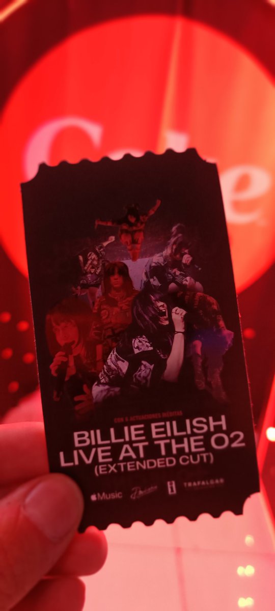 Moveeks's tweet photo. Hoy toco ver a #BillieEilish #LiveAtTheO2 con @Cinepolis @MasQueCineLatam @CocaCola @Sprite https://t.co/BAeSsglMXk