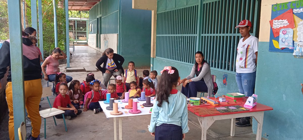 Klelia67's tweet photo. Reto de matemáticas institucional @ceiecuraciripa excelente presentaciones de nuestros niños y niñas de inicial @ZYSEGMIRANDA @rosabecerra3 @pastoranacary #MediviertoconlasMatemáticas
#Charallave #EducaciónInicial #NiñosYNiñas #Educación https://t.co/dTP3maomru