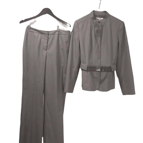LauriesAnAngel's tweet photo. So good I had to share! Check out all the items I'm loving on @Poshmarkapp #poshmark #fashion #style #shopmycloset #allegro #zara #calvinklein: https://t.co/GydETkrkXv https://t.co/qwObkFYQfL