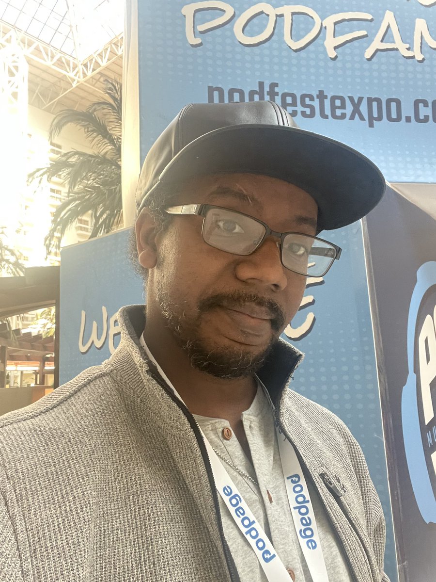 robertoblake's tweet photo. Enjoying #podfest23 and did a book signing earlier. Will be back at the @streamyardapp booth tomorrow signing more books before I do the closing Keynote for the Video Track! https://t.co/QPaPzpWv73