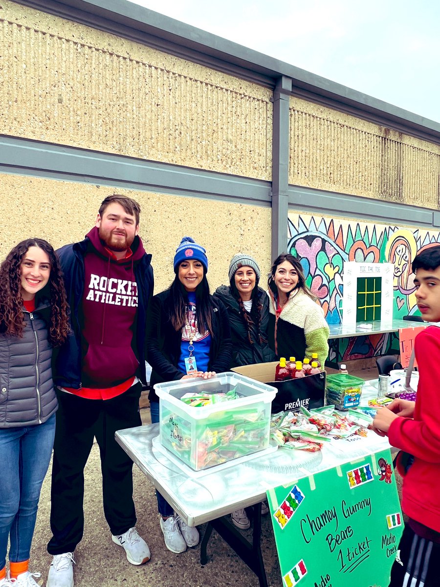 Shout out to the MCE crew! Nice job of reppin the Gators!