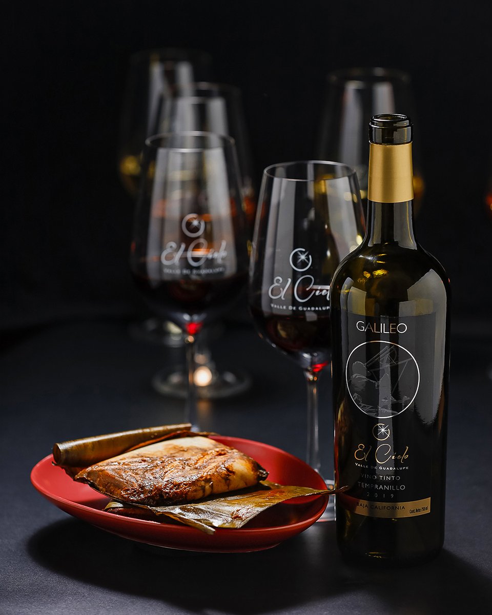 VinosElCielo's tweet photo. Vinos El Cielo la mejor opción para disfrutar del  Día de la Candelaria 🇲🇽✨

Celebremos nuestras tradiciones maridando los tamales 🫔 con vinos mexicanos. Conoce nuestras  exclusivas etiquetas que maridan exquisitamente.🍷

¡Adquiere tu vino Hoy!

#VinosElCielo #VinicolaElCielo https://t.co/9lce0OqFzZ