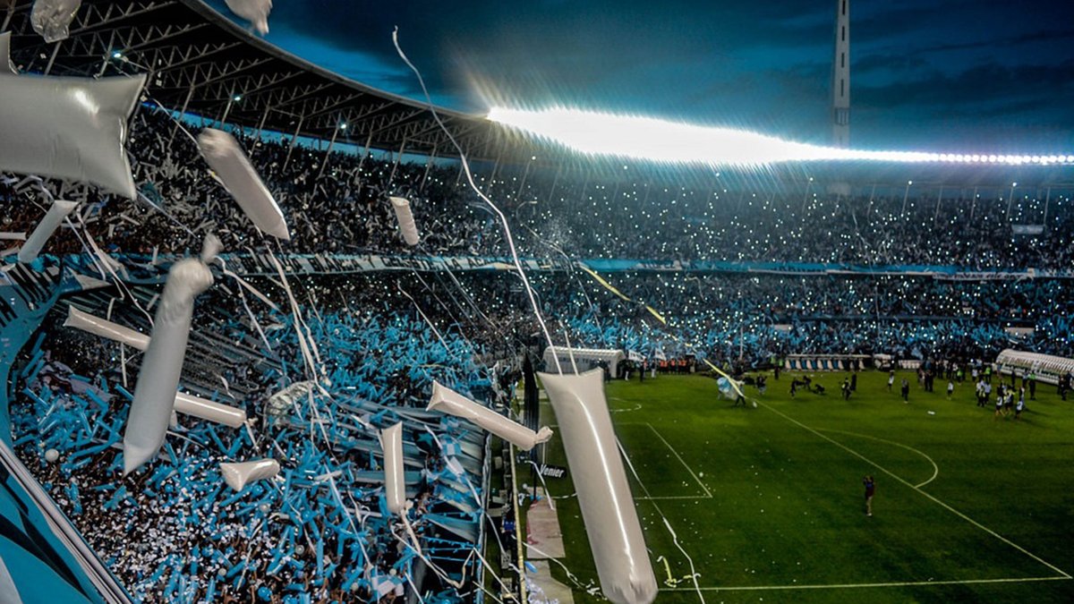 JulianMazzara's tweet photo. Ahora es con público. No, mejor sin. El hincha de Racing está siendo rehén de los barras, del encubrimiento dirigencial para con los delincuentes y también de la seguridad de la provincia.

Si presentan el listado de quienes tienen derecho de admisión, abrirían el Cilindro. https://t.co/JXgBYqGYpO