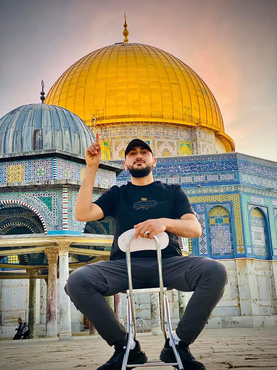 LeenSadaqa's tweet photo. شهيد فلسطين الذي انتقم لشهداء جنين 
لرووحك الطاهرة ألف سلام 🕊️ 
#خيري_علقم #جنين #القدس #القدس_تثأر_لجنين #فلسطين https://t.co/1Msx2pt92v