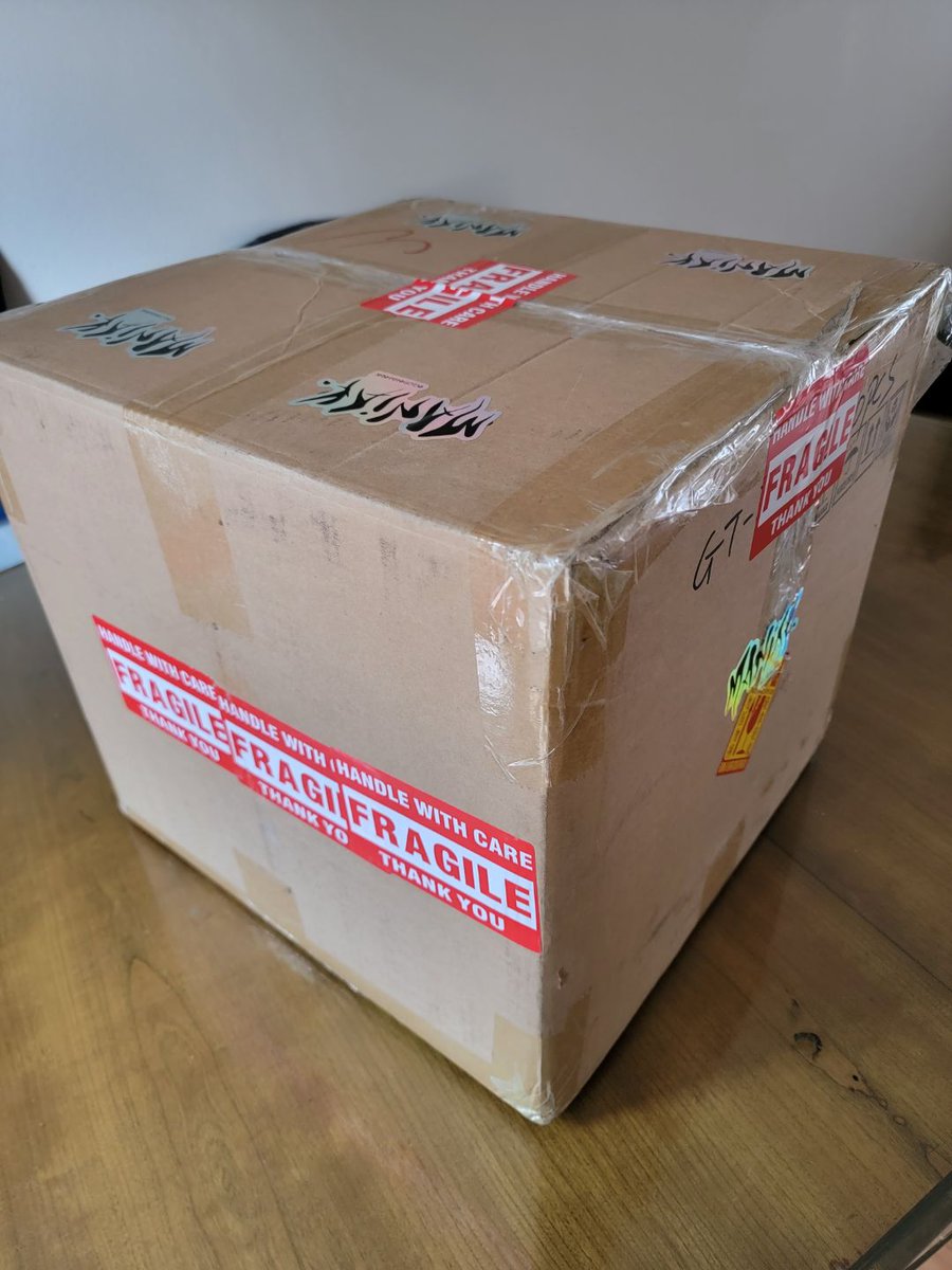 Just got my mystery box from <a href="/ManiakAliens/">Maniak Aliens Philanthropy Club</a> ! Thank you again! This is just a sneak peak of what I just received. Oh my goodness thank you guys so much! 🐼🙏❤️