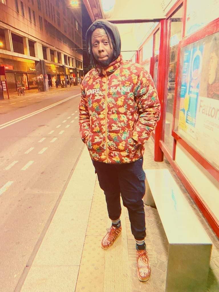 NajashiNegus's tweet photo. #SomeWhereInTheWorld

Surrender To Divine Timing, 
Walk Through The Doors That Open 
And Learn From The Doors That Shut.
Tune To The Rhythm Of Your Own Soul, 
Not Society.
 🖤✨🙏🏿✨🖤 https://t.co/jwxsIUoUDo