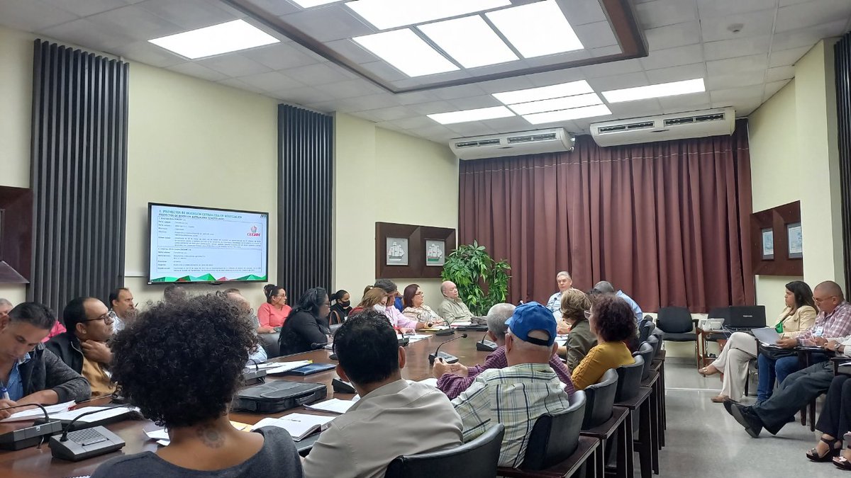 🇨🇺  Con la participación de <a href="/AlejandroGilF/">Alejandro Gil Fernández</a> , vice primer ministro de la República, se desarrolló esta tarde el chequeo de la ejecución de proyectos de inversión extranjera y el estado del plan de exportaciones para este 2023 en la Agricultura cubana. <a href="/ACN_Cuba/">Agencia Cubana de Noticias</a>