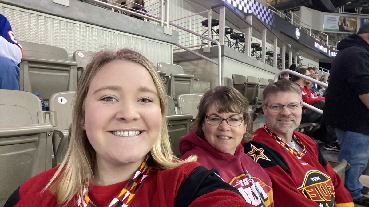 evie_heffern's tweet photo. My dad wanted to spend his birthday with the Indy Fuel!!! @IndyFuel #fuelify #fuelthefire https://t.co/mP8RZTYOV0