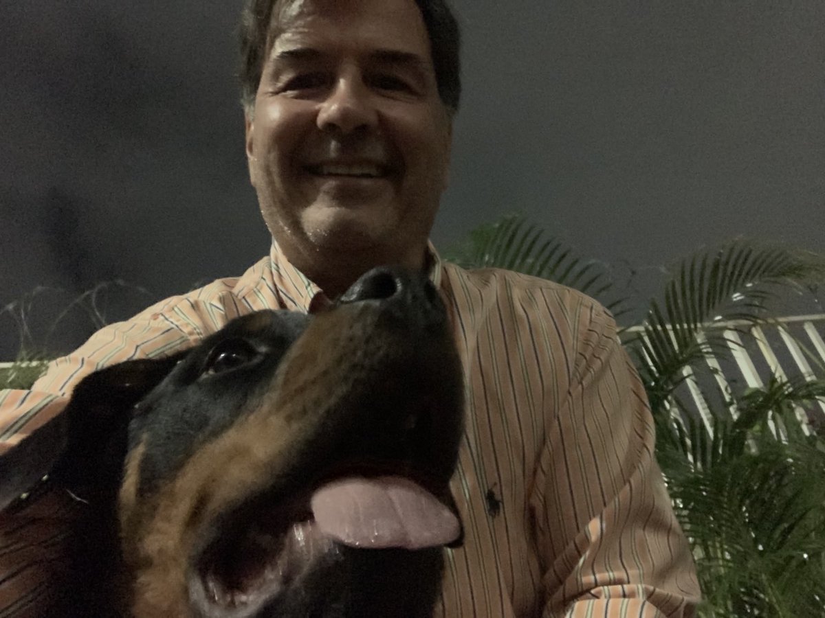 Quiero agradecer a todos los que me ayudaron a difundir mi publicaciòn en twitteer sobre el extravío de mi cachorro 🐕 y en especial agradezco a ⁦<a href="/luisaguilarj/">Luis Eduardo Aguilar</a>⁩ quién me contactó con ⁦<a href="/PoliBaruta/">Policía de Baruta</a>⁩ y logramos encontrarlo en Caucaguita. Gracias a ⁦<a href="/ReporteYa/">Reporte Ya</a>⁩