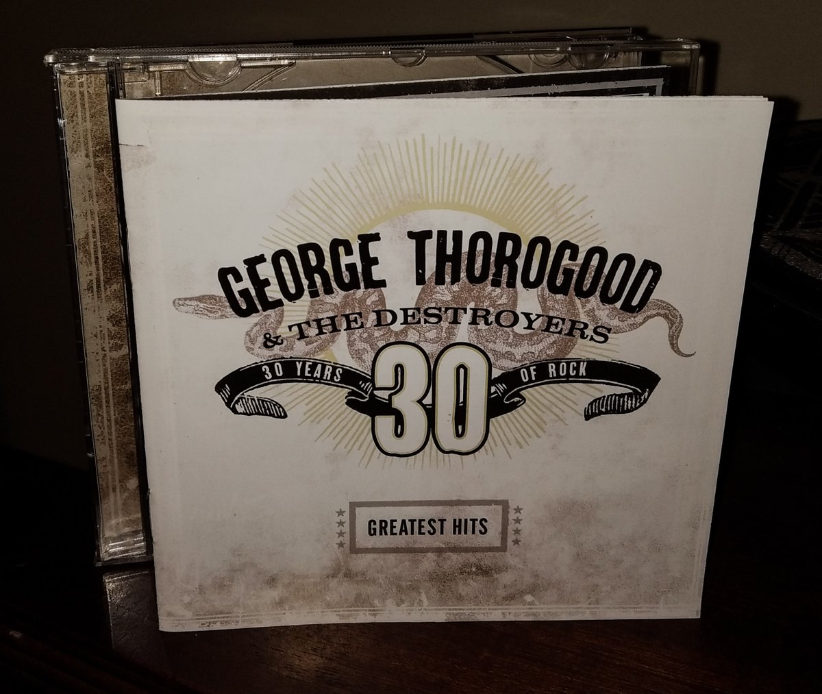 Rock & Roll 🍻

🇺🇲 GEORGE THOROGOOD & THE DESTROYERS: 'Greatest Hits: 30 Years of Rock' (2004) 

#GeorgeThorogoodAndTheDestroyers #NowPlaying #RockNRoll #Blues #BluesRock #Playlist #CD  #GeorgeThorogood