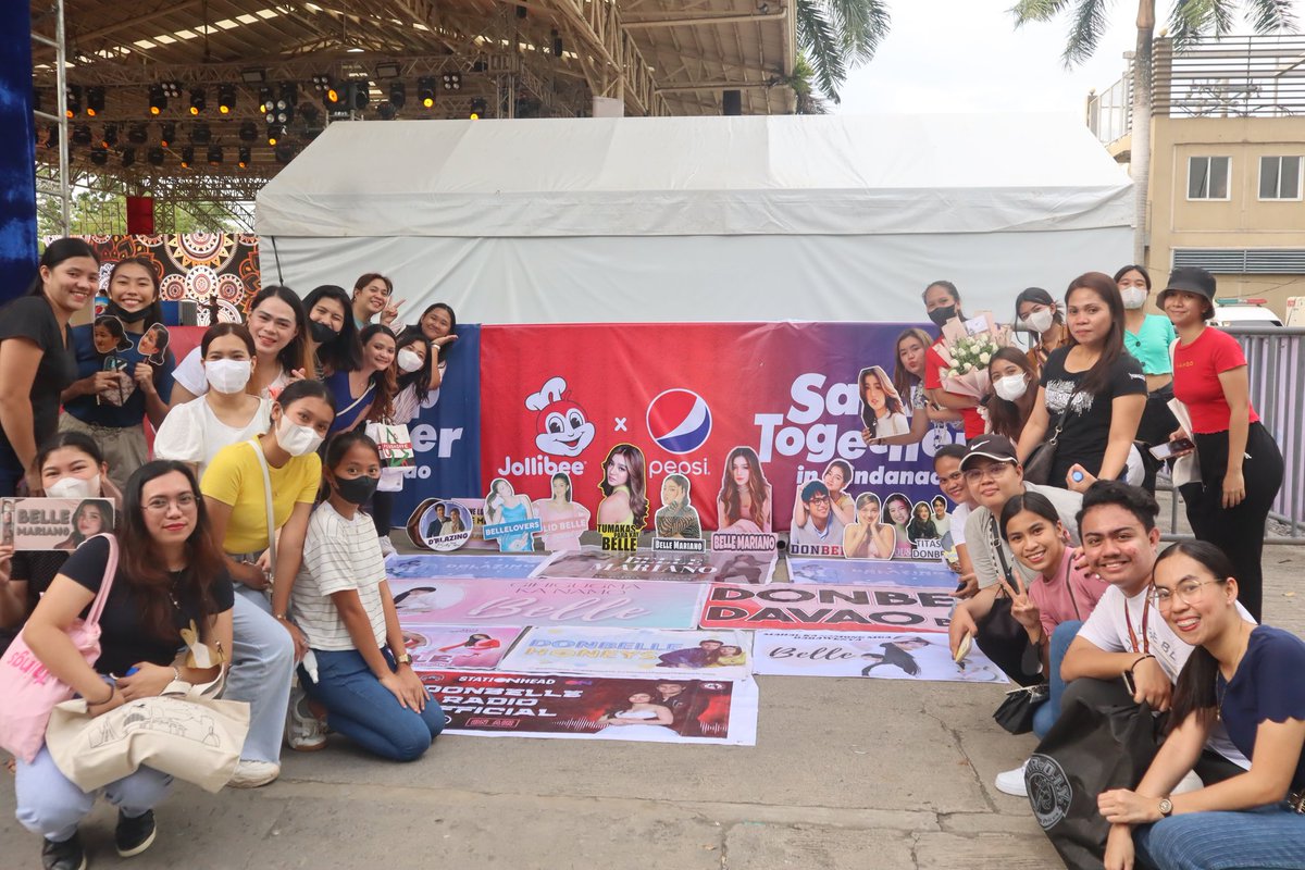 _wookieee's tweet photo. worth it lahat ng pagod before ako aalis ng Davao 🥺 from paghahanap ng layouts, printing the tarps &amp; sintras + last minute ginawa na fan type banners, yung bouquet and pag organize sa group. Thank you so much team &amp; ates @QueenBelindaMP @sheendb0228!! The best 🥺❤️ #BelleMariano https://t.co/LAepIeWWbV
