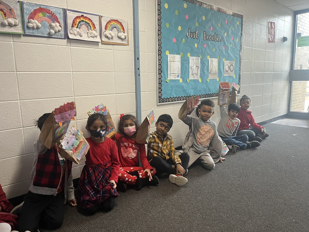 Thank you to everyone who made this year’s Lunar New Year parade a big hit! It was wonderful to see the whole school get together to celebrate! #LunarNewYear #shinebrightedison #mlkspirit #mlkpride #bluelions 💙🦁❤️🧧