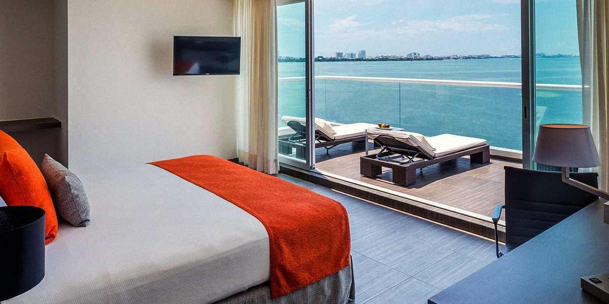 Un hotel increíble, con una magnífica vista de la laguna. 😍

Solo en #RealInn #Cancún

Reserva en: bit.ly/3sLGOcE