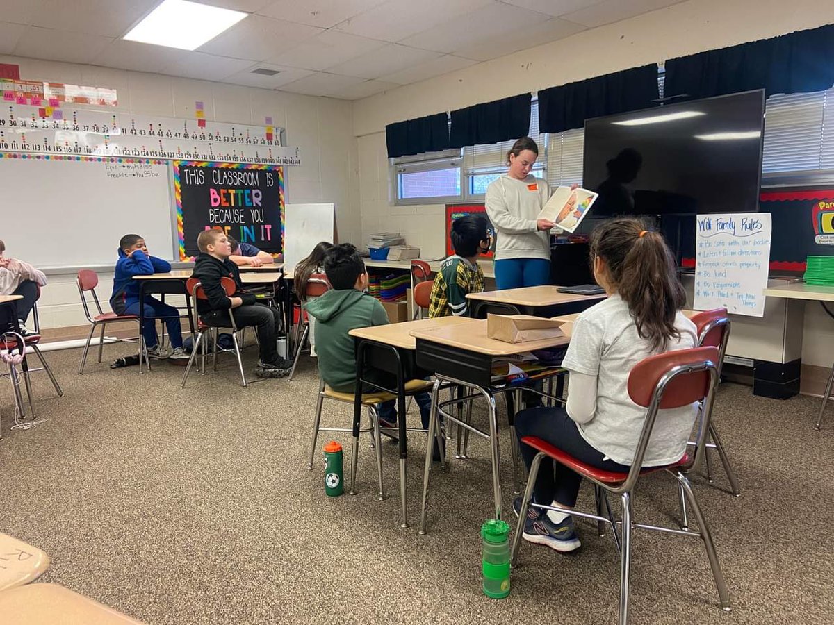 Thank you <a href="/OmahaSWM/">Omaha Swimming and Diving</a> for helping us promote literacy <a href="/BirchcrestTiger/">Birchcrest School</a> this week! 📚 We loved having members of your 🏊🏼‍♀️🩱team come in and read with our students. Can’t wait to have you back for Love of Reading Week! ❤️ <a href="/UNOmaha/">University of Nebraska at Omaha</a> #bpsne #bctigers