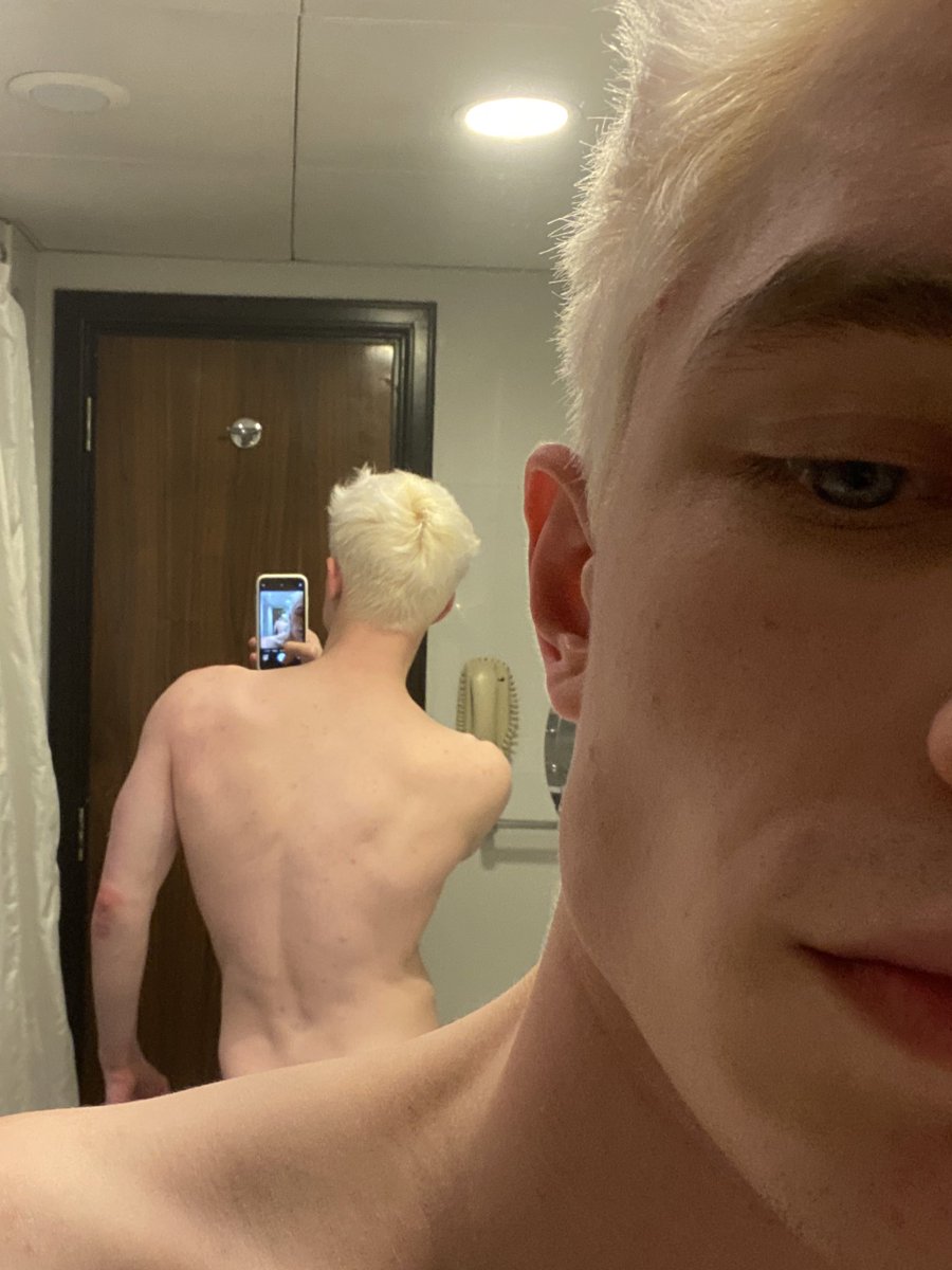 where are you looking?😉🍑