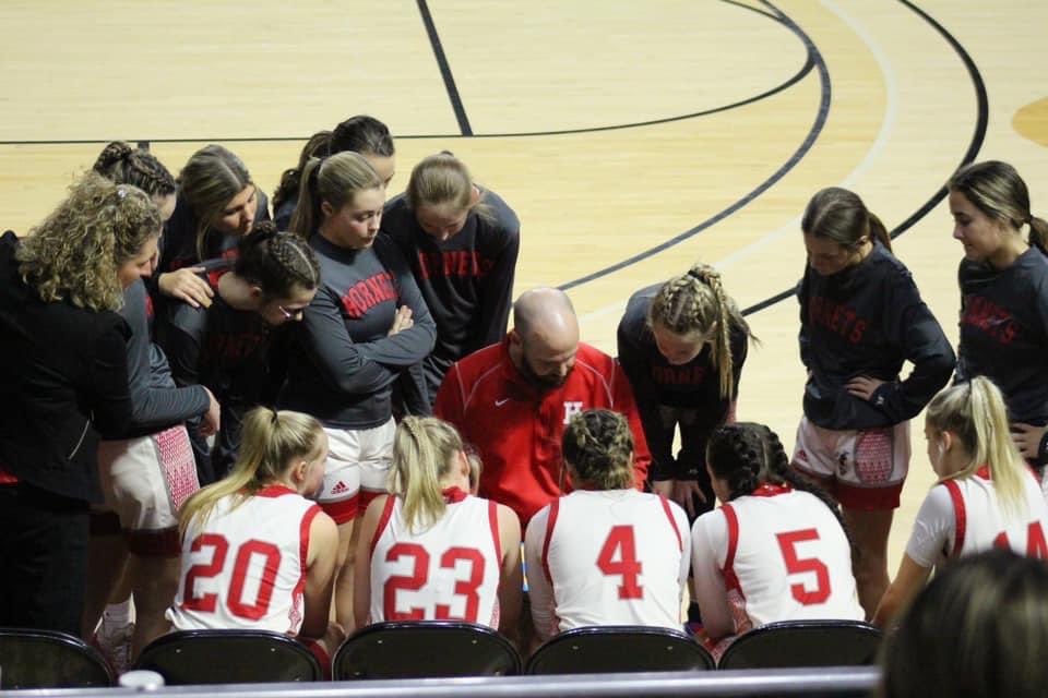 Lilyroberts04's tweet photo. Thankful for my community and this team!! I love playing with my girls! @ella_kate06 @BaileyPoole19 @kendrakeown05 
“So, whether you eat or drink, or whatever you do, do all to the glory of God” 1 Corinthians 10:31 https://t.co/YJ5RO1dbOI