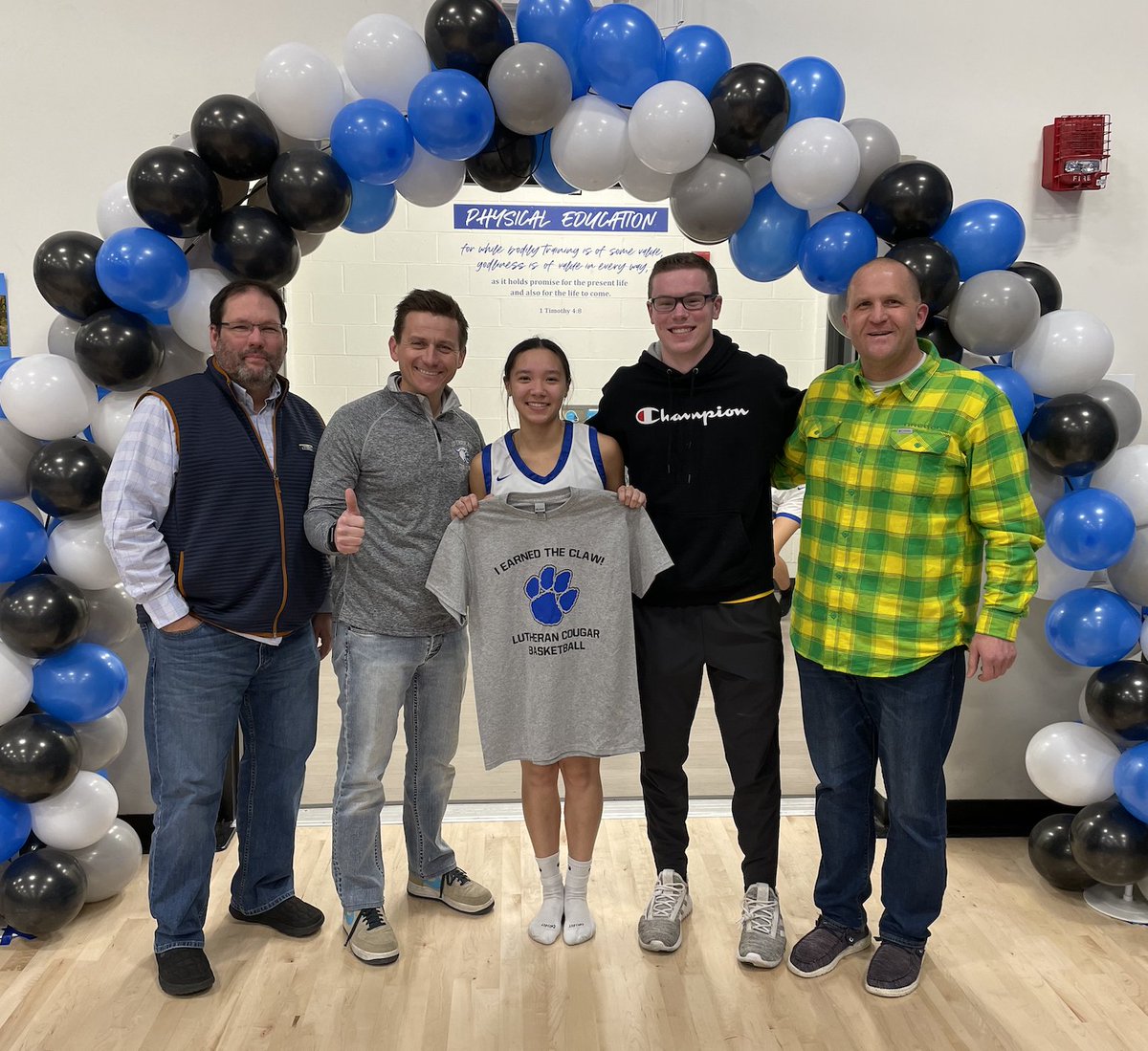 TheClawStream's tweet photo. Congrats to @LHSCougarGBB on their SENIOR NIGHT victories vs. Rosati-Kain!

The Claw was awarded to Layla &amp; Elle! Thanks @MidasHospLLC &amp; @jtnorville for sponsoring!

Join us Friday, February 3 for a 4-banger of @CougarHighHoops &amp; @LHSCougarGBB vs. Bishop DuBourg in JV &amp; V action! https://t.co/3jlD6wigjH