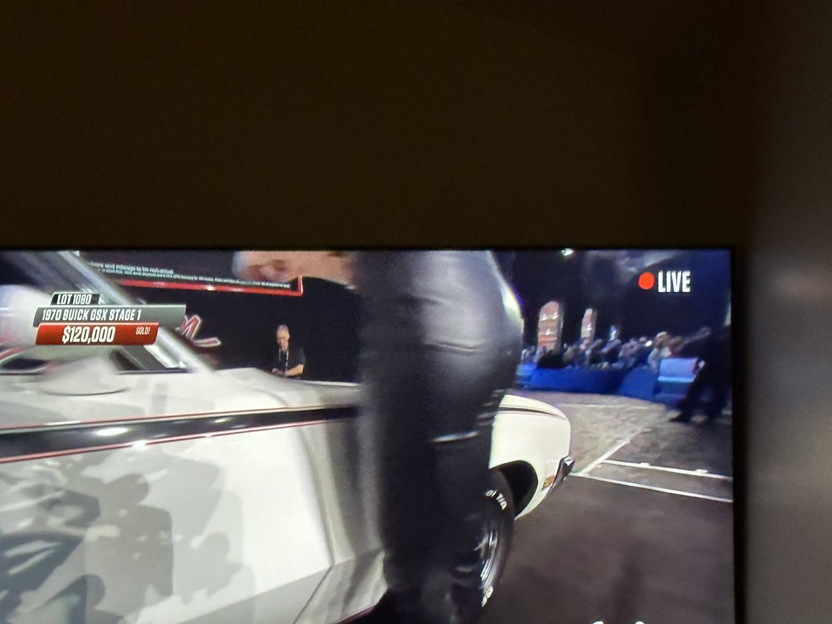 BarrettJaxBooty's tweet photo. #soldstickergirl #BarrettJackson https://t.co/Oh98RI6lym