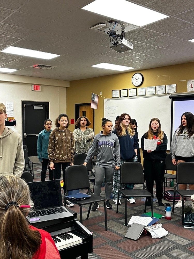 eldoradocats's tweet photo. EMS Chorus students rockin’ harmonizing today during class with Mrs. Banks.
#partofthepride #everydaywithexcellence https://t.co/63Pg7hD6D7