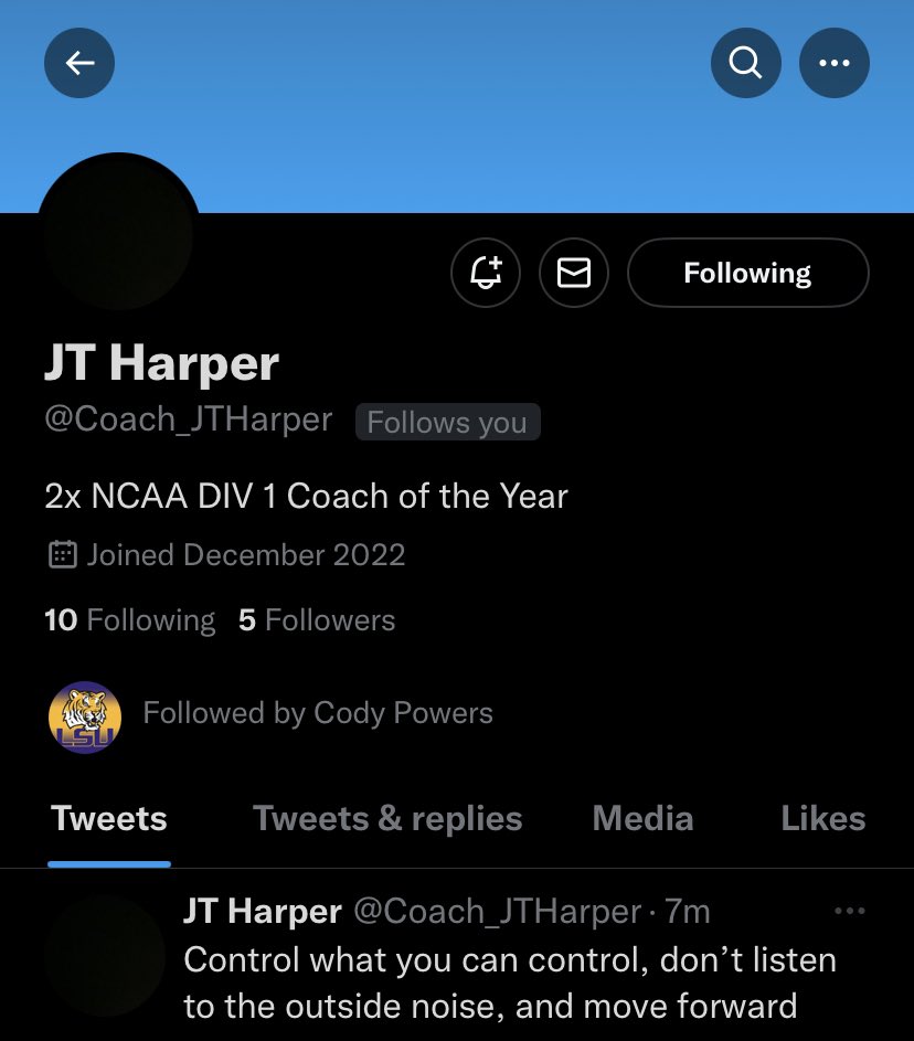 DRT_Sports's tweet image. @Coach_JTHarper has seem to have gone incognito mode unfollowing all Cincinnati Football accounts as well as removing his profile and cover photo and removing Cincinnati from his bio #SpicingUp